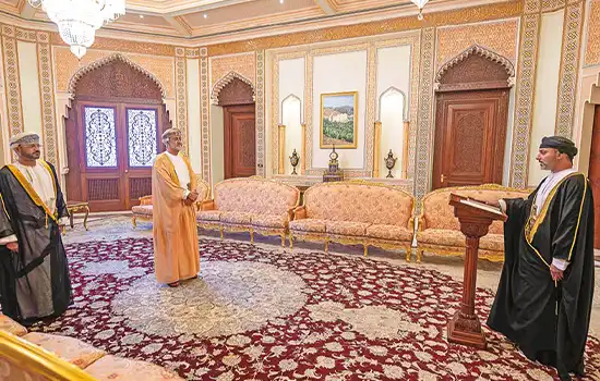 سوگند سفرا در حضور سلطان قبل از اعزام به سفارت های عمان در کشورهای مقصد