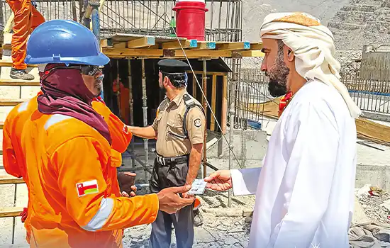Companies violating Oman’s midday work ban to face fines up to RO 1000