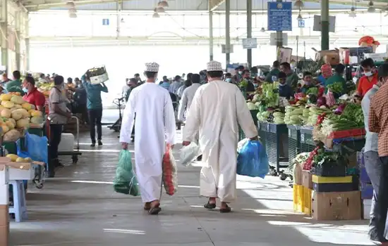 Oman's Inflation Remains Within Target Range Under the Tenth Five-Year Plan 4 Oman's Inflation Remains Within Target Range Under the Tenth Five-Year Plan