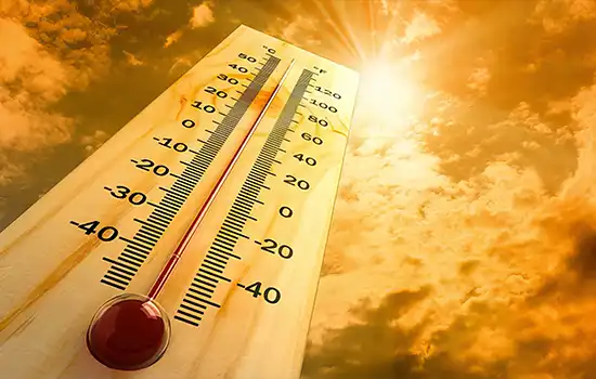 The air temperature in this region of Oman reaches 50 degrees!