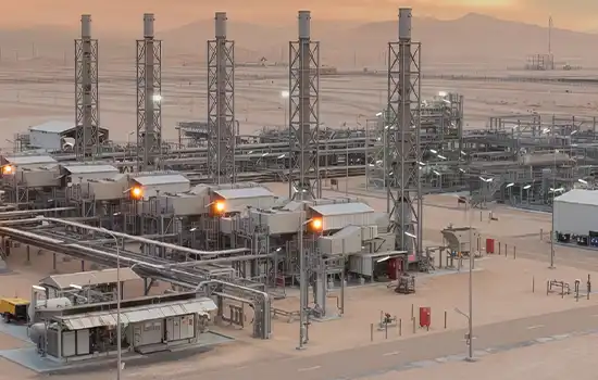 An image of OQ's industrial facilities and plants in the desert environment of Oman, where their shares will soon be listed on the Muscat Stock Exchange.