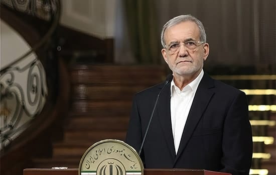 پزشکیان سهشنبه در مسقط؛ هدف از این سفر چیست؟ 8 مسعود پزشکیان، رئیسجمهور ایران، روز سهشنبه ۲۷ می ۲۰۲۵، در رأس هیأتی بلندپایه، برای انجام یک سفر رسمی دو روزه وارد مسقط خواهد شد