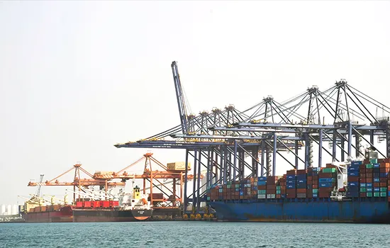 oman non oil growth q1 2025 fa