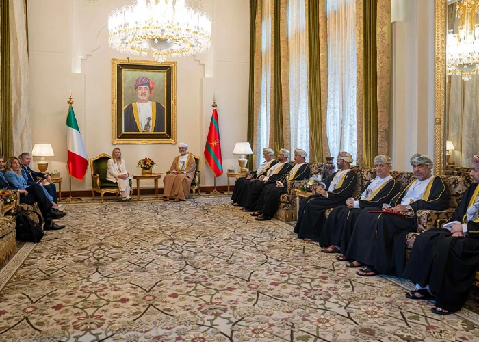 Sultan Haitham’s First Personal Attendance at the GCC Summit4 December 2025 8 Sultan of Oman the GCC leaders and the Prime Minister of Italy 2